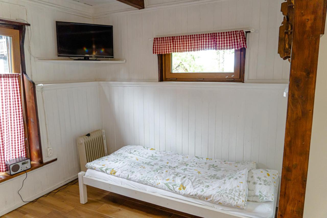 Domek Nad Jeziorem W Karwiku Eksteriør billede